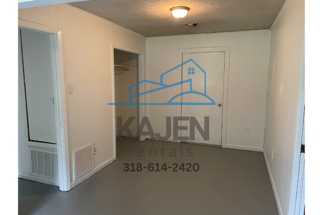Building Photo - 4598 Cedar Dr