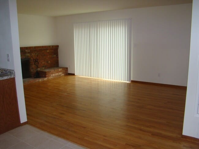 Building Photo - 3/2 Home on Lompoc's South Side