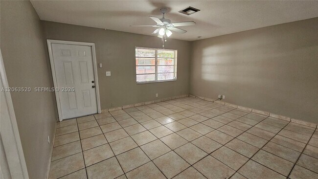 Foto del edificio - 5030 SW 26th Ave