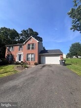 Building Photo - 10 Jolie Ct