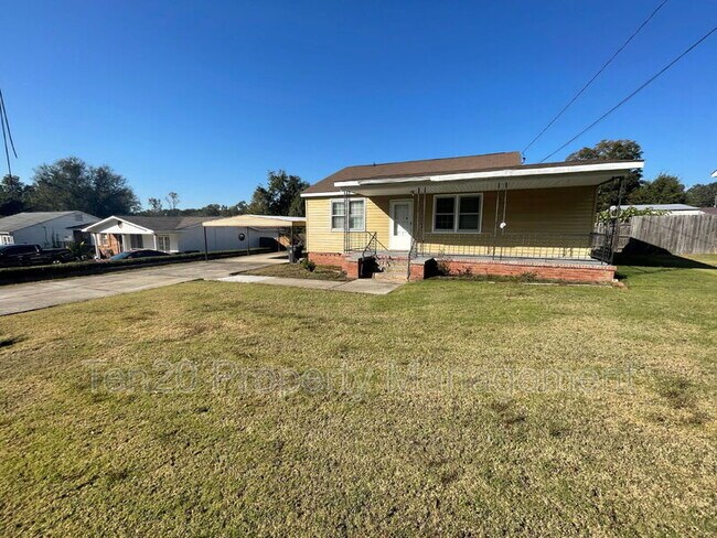 Building Photo - 411 20th Ave