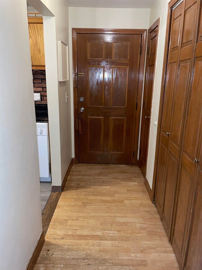 6 Louisburg Square Unit 8, Nashua, NH 03060 Condo for Rent in Nashua