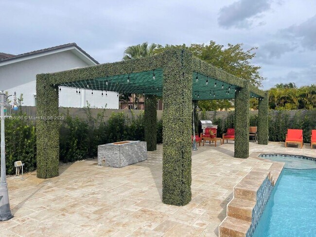 Foto del edificio - 6790 SW 105th Ave