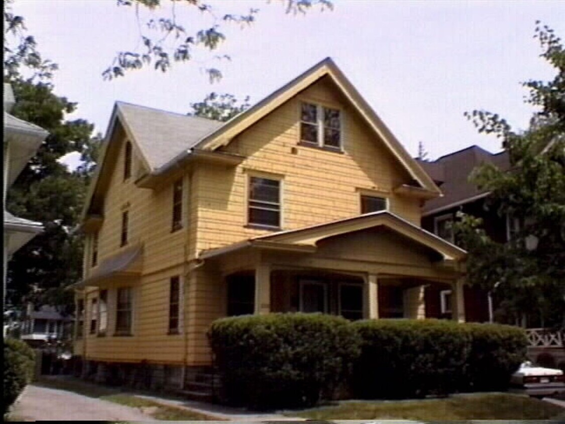 Primary Photo - Augustine St.