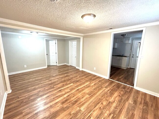 Foto del edificio - CUTE TWO BEDROOM/ONE BATH BUNGALOW!