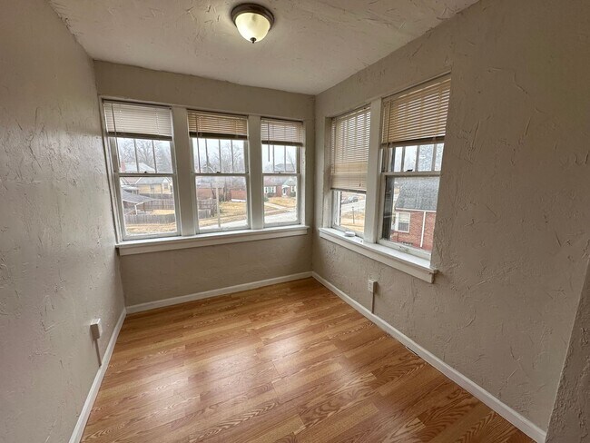 Foto del edificio - 1195 Belrue Ave