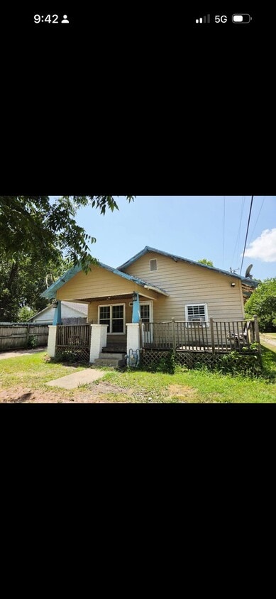 Building Photo - 308 Old Willow St