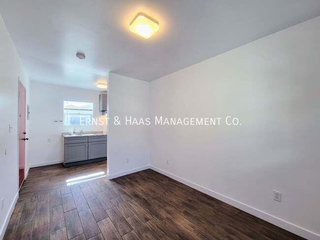 Building Photo - 4514 Linden Ave
