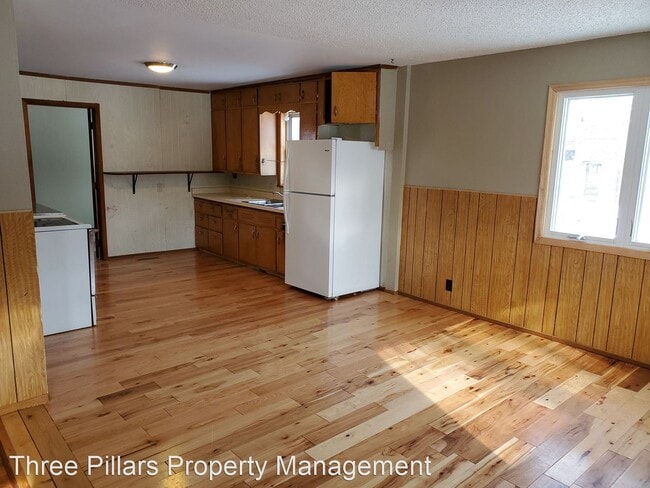 Building Photo - 4 br, 2 bath House - 1303 E Oakland Ave
