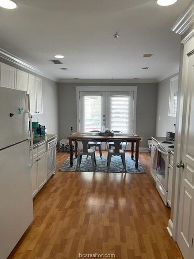 Building Photo - End of January Short Term Lease or August ...