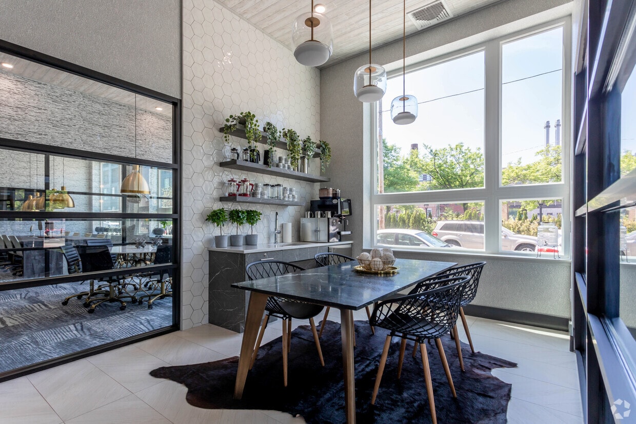 Salón de café - Aura at City Crossing
