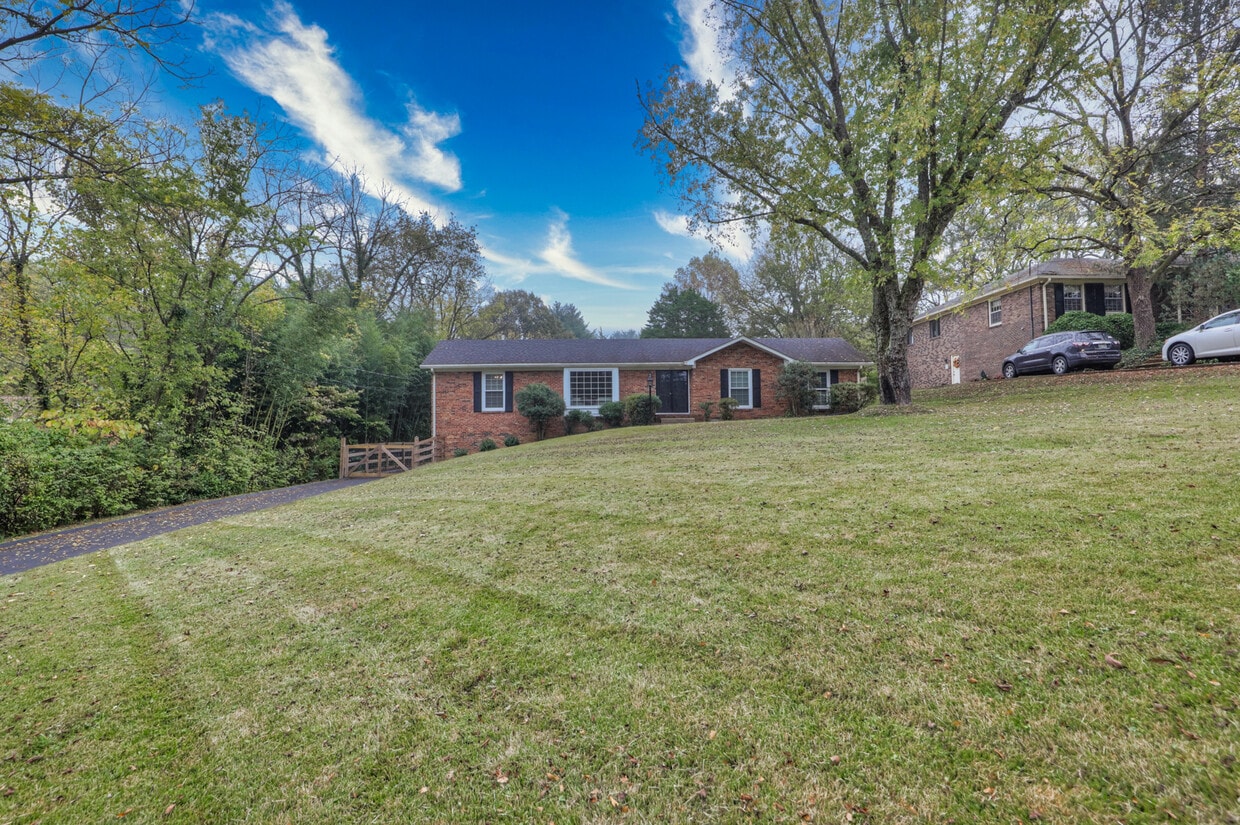 Primary Photo - 5326 Overton Rd