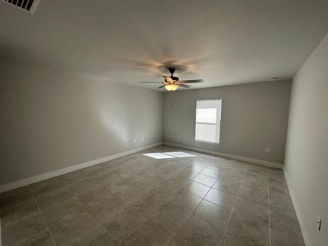 Foto del edificio - 2717 28th St SW