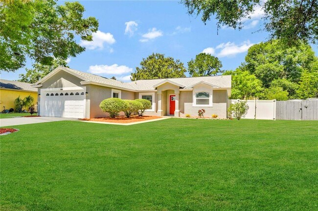 Foto del edificio - 15528 Hidden Lake Cir