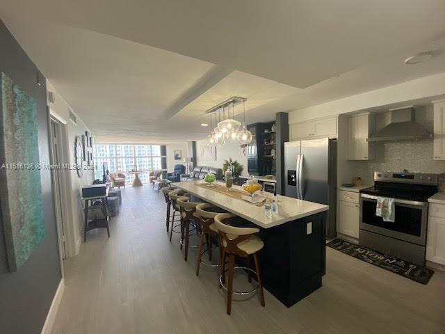 Building Photo - 6423 Collins Ave