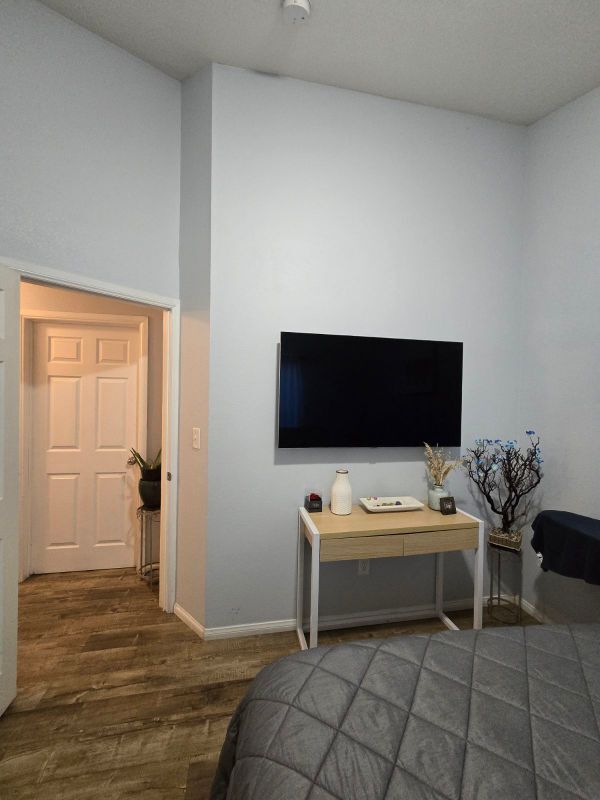 Foto del edificio - 10508 S Freeman Ave