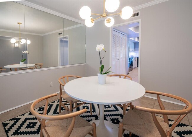 Foto del edificio - 9219 Rolling Rock Ln