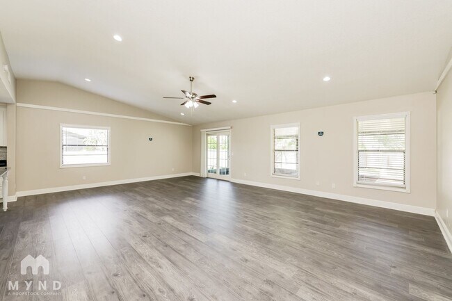 Foto del edificio - 6529 Seafairer Dr