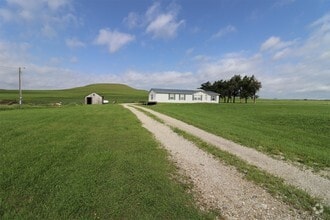 Building Photo - 12194 Clarks Creek Rd
