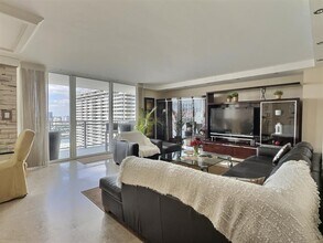 Building Photo - 2030 S Ocean Dr
