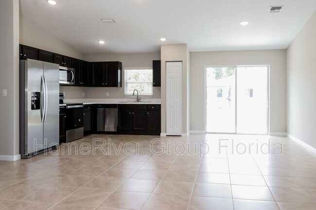 Foto del edificio - 1037 SW Sudder Ave