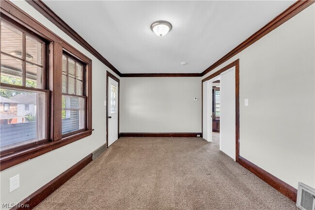 Building Photo - 3554 E 113th St