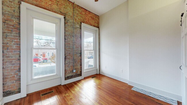 Building Photo - 3-Bedroom/2 Bath Home for Rent in Shelby Park