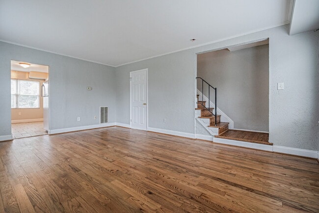Building Photo - 8619 Pioneer Dr