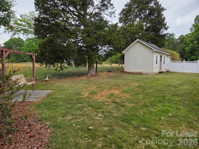 Foto del edificio - 1319 Mistletoe Ridge Pl NW