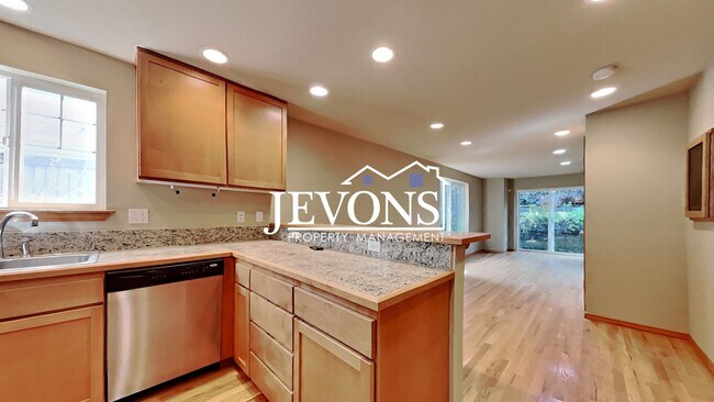 Foto del edificio - 13721 Greenwood Ave N