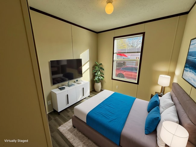 Building Photo - 48582 Lakeview E