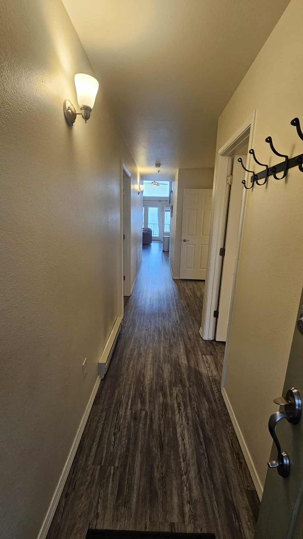 Foto del edificio - Fully Furnished Condo on Lake - This can be unfurnished