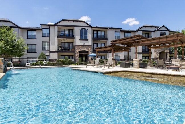 Piscina de lujo - Vail Village