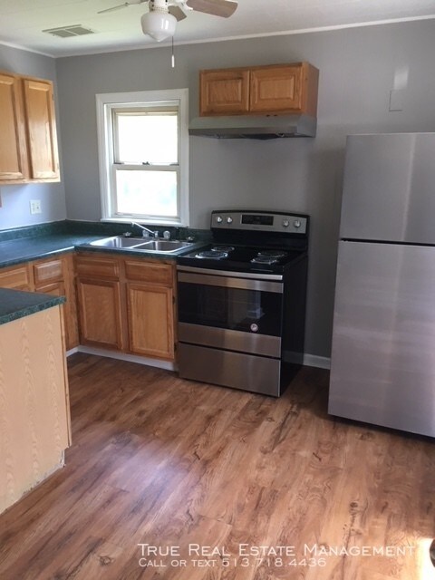 Foto del edificio - Now Available! 5330 Tanner Ave