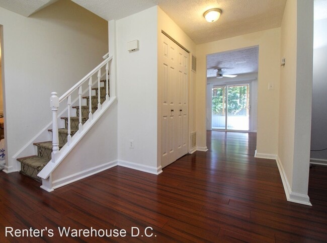 Building Photo - 5 br, 3.5 bath House - 13705 Hobart Dr