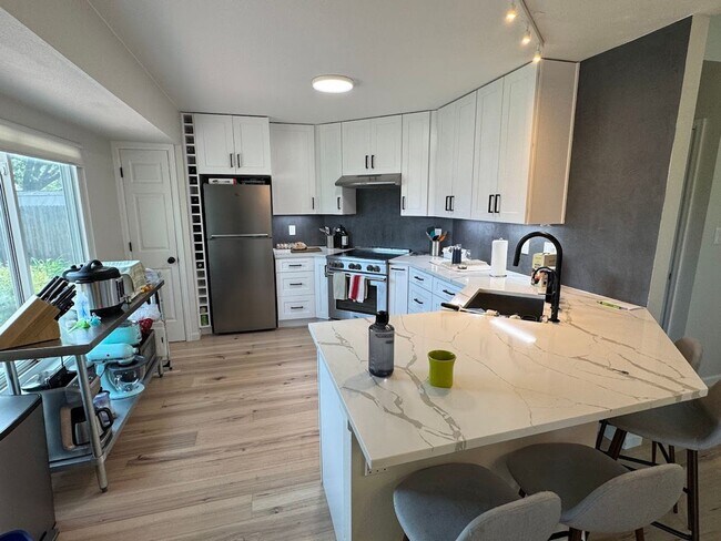 Building Photo - Beautifully Updated 3BD/2BA Home in Fredrick