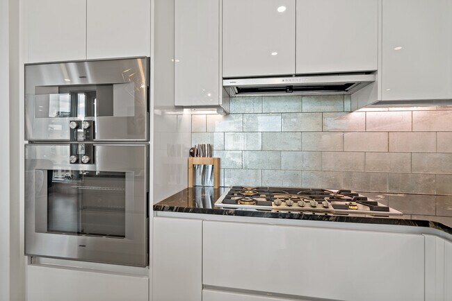 Kitchen - 1414 S Penn Sq