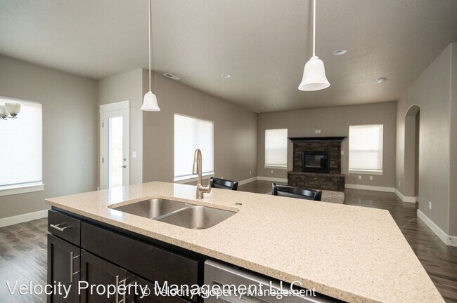 Foto del edificio - 3 br, 2.5 bath House - 21354 NE Brooklyn Pl.