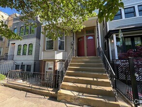 Building Photo - 2335 W Barry Ave