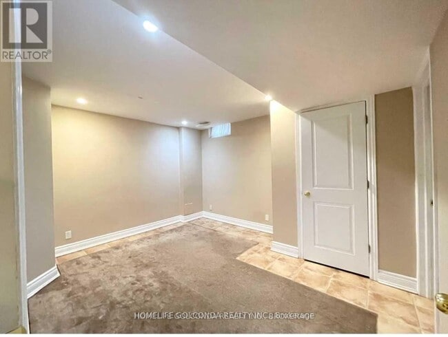 Building Photo - 33 Hammerstone Crescent