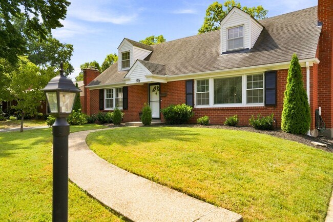 Foto del edificio - 912 Beechwood Rd