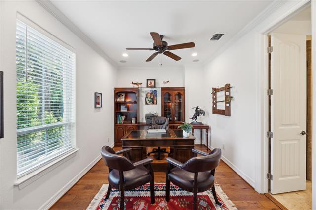 Foto del edificio - 8525 Briarwood Ln