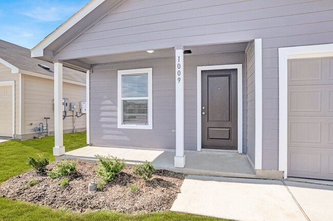 Building Photo - 1009 Macnab Dr