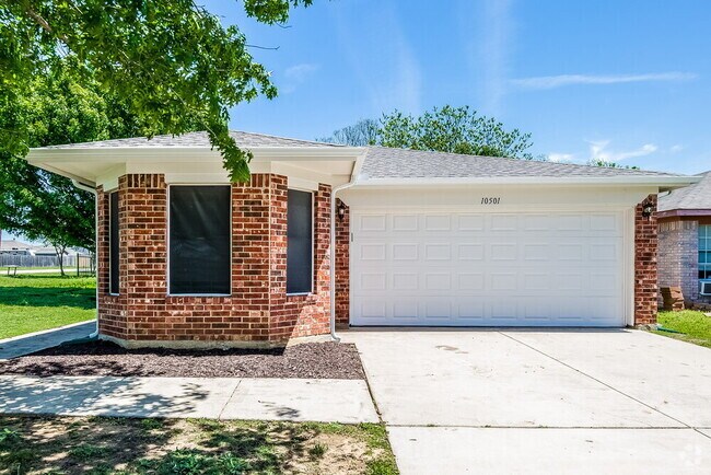 Building Photo - 10501 Shadywood Dr
