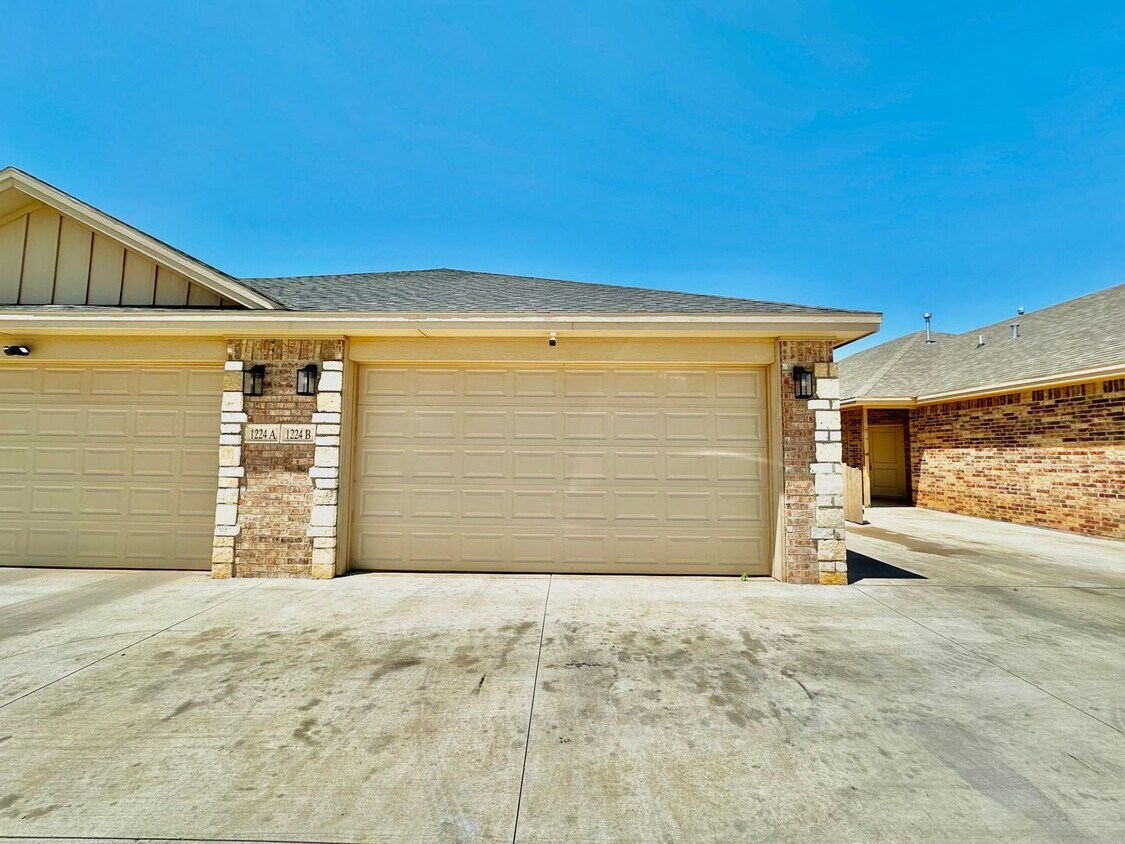 Primary Photo - 1224 Donald Preston Dr