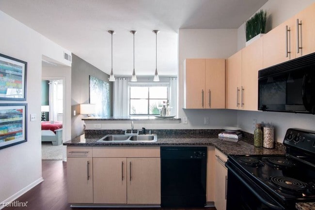 Building Photo - 1 br, 1 bath Apartment - 4207 Live Oak St