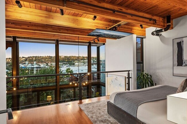 Foto del edificio - 1707 Dexter Ave N