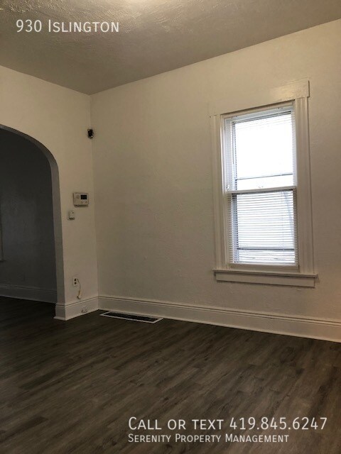 Building Photo - Recently Renovated 3 Bedroom Home For Rent...
