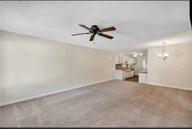 Building Photo - 758 W Rosewood Ln