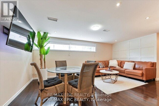 Building Photo - 2683 Truscott Dr